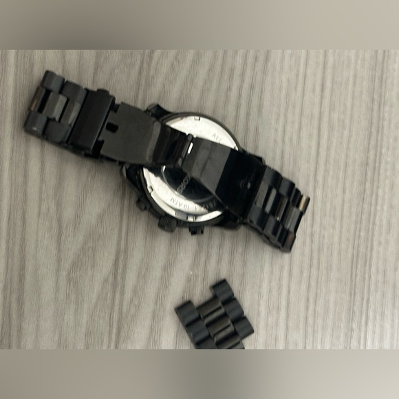 MICHAEL KORS 45mm Oversized Runway watch, Gun Metal Black, Quartz, SS, MK 8157 - Picture 6 of 8